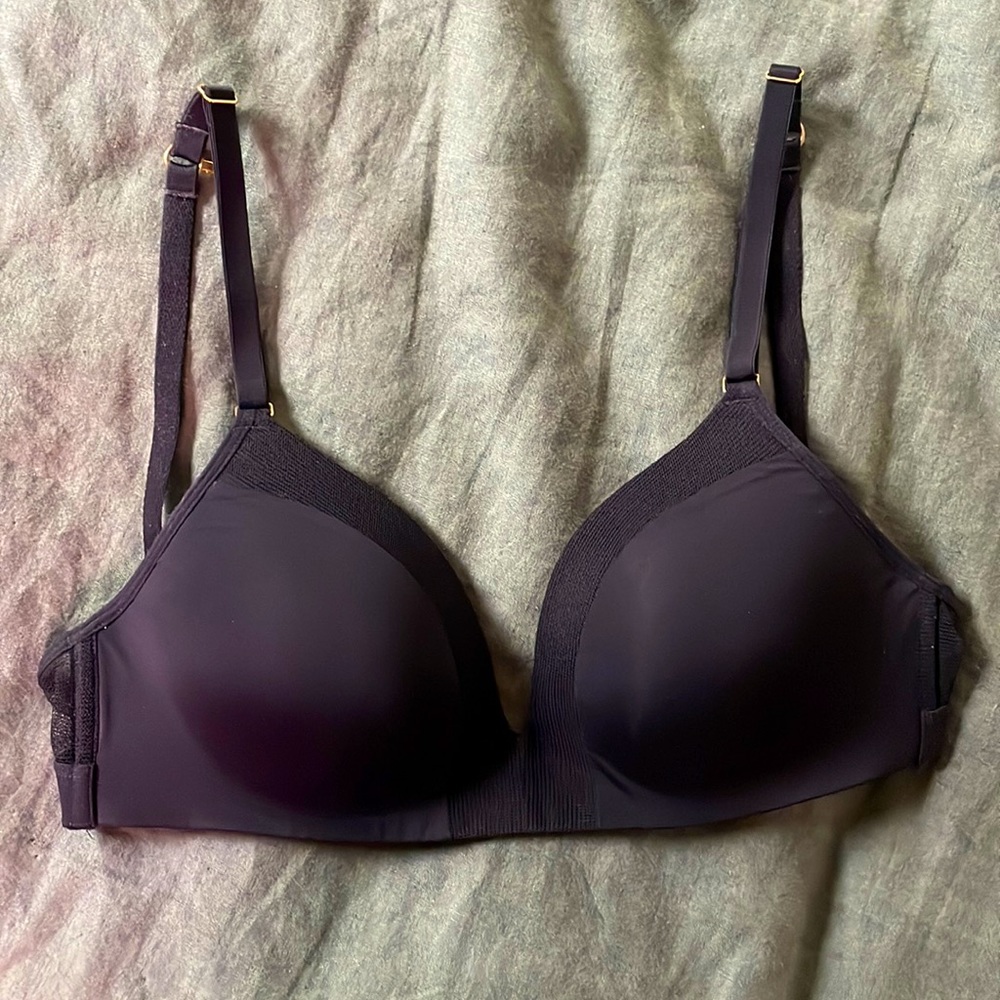 LIVELY All-Day Deep V No-Wire Bra